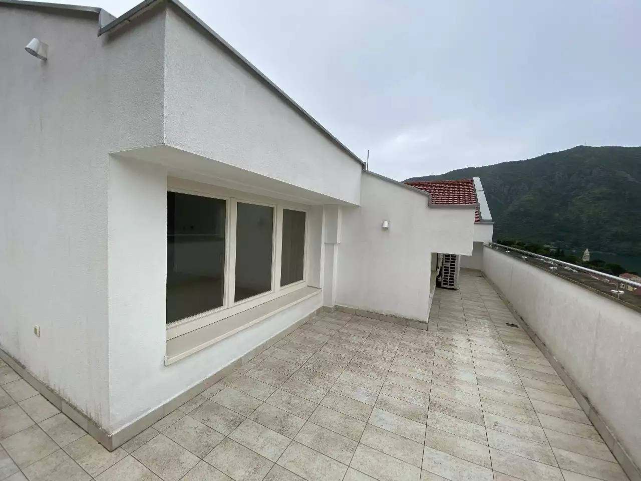 Flat 120m² in Montenegro, Dobrota. Priced at 274000€ rent photo-12