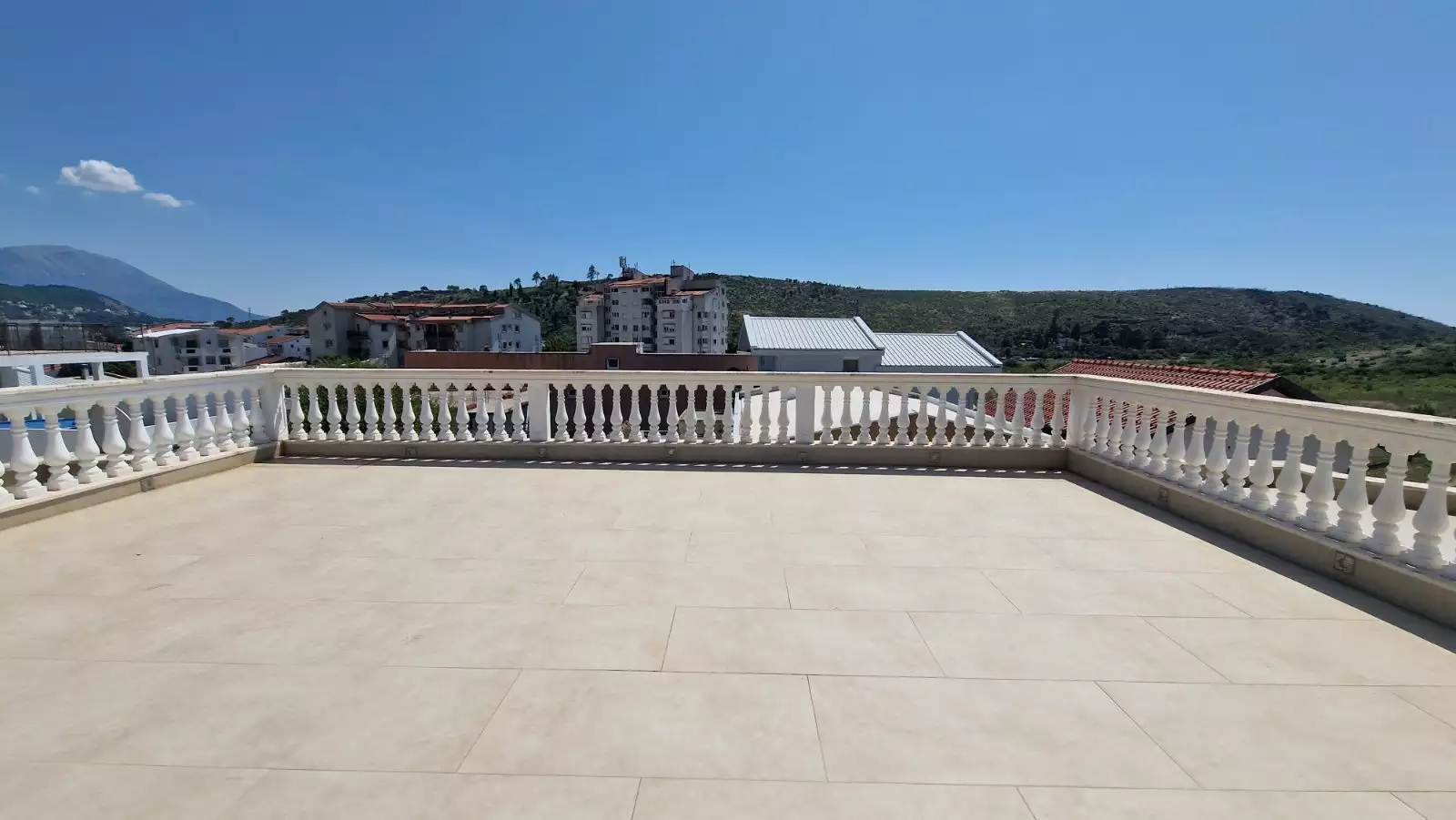 Villa 194m² in Montenegro, Sutomore. Priced at 399000€ rent photo-4