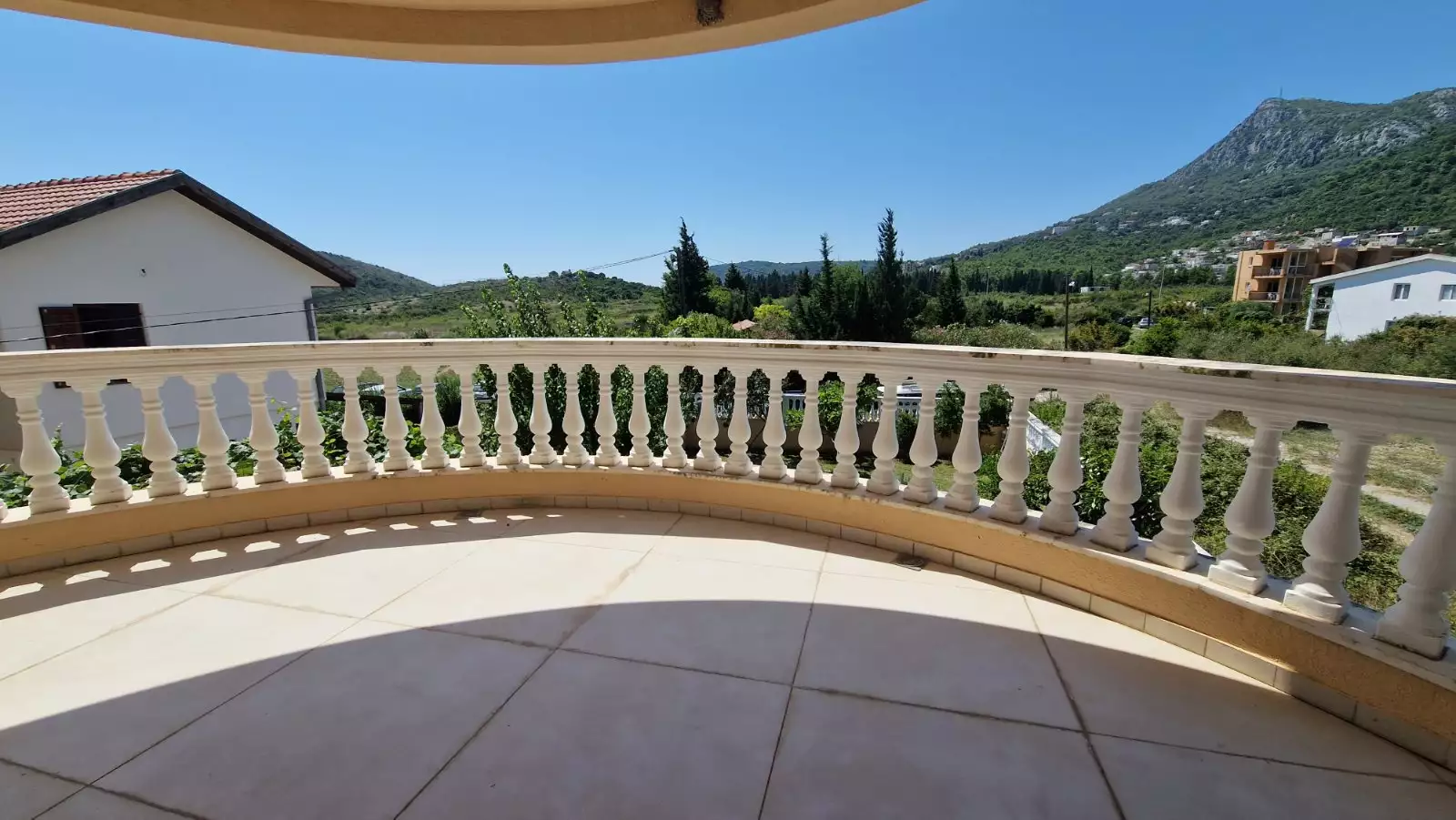 Villa 194m² in Montenegro, Sutomore. Priced at 399000€ rent photo-20