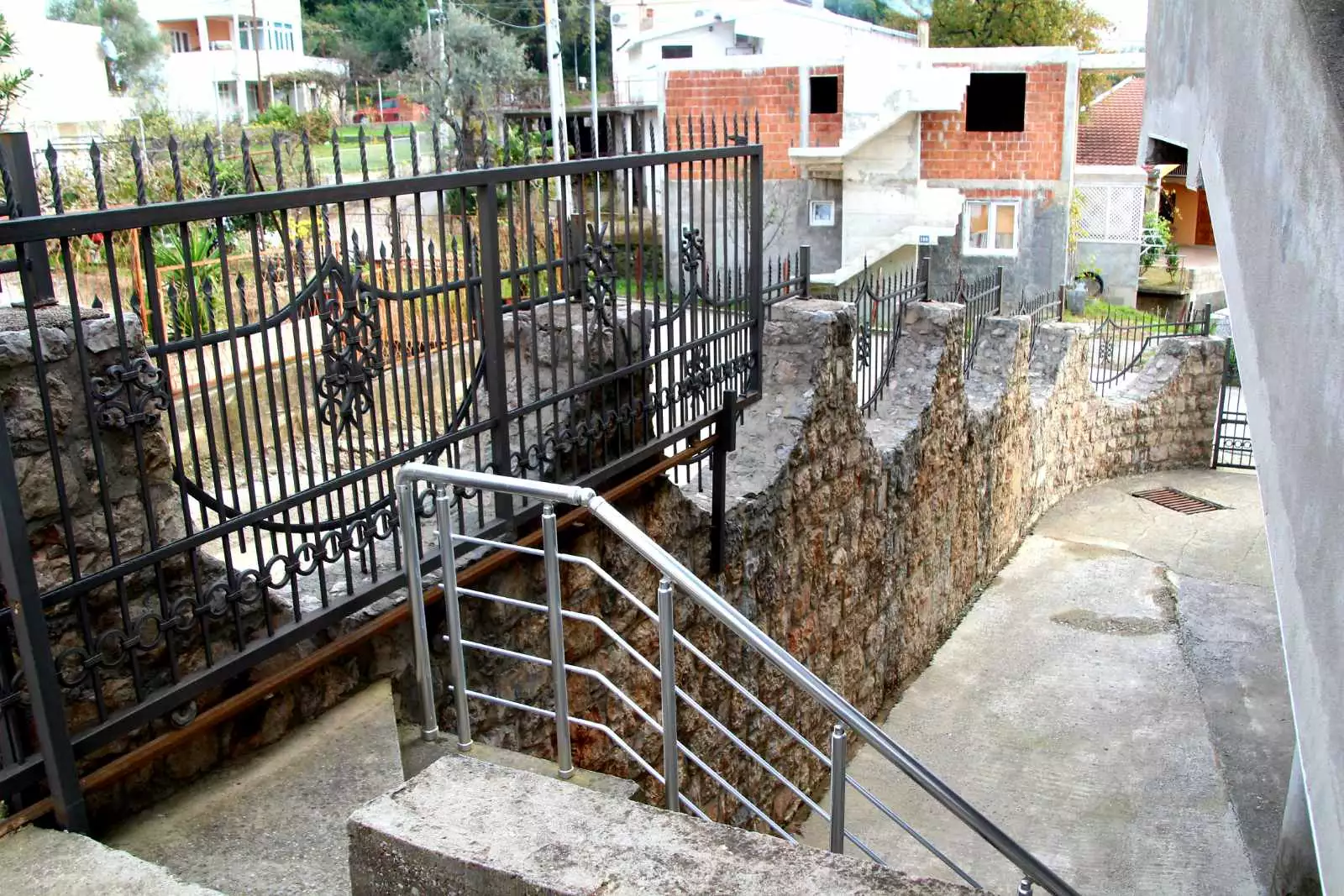 House 420m² in Montenegro, Bar. Priced at 360000€ rent photo-3