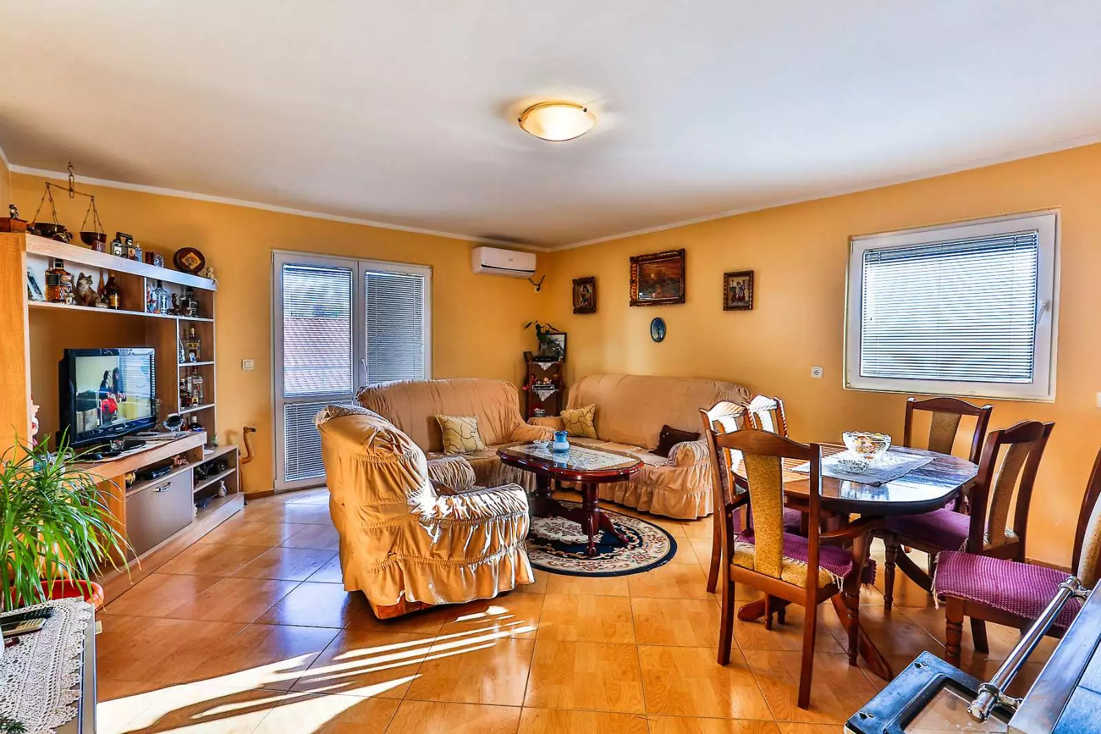 House 420m² in Montenegro, Bar. Priced at 360000€ rent photo-7