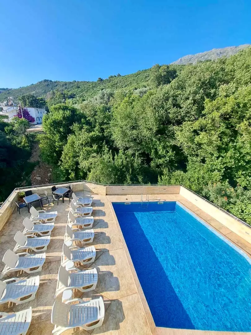 Hotels 1200m² in Montenegro, Dobra Voda. Priced at 1600000€ rent photo-1