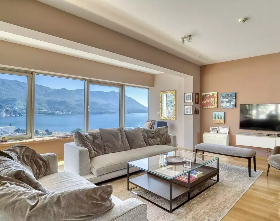 Flat 167m² in Montenegro, Budva. Priced at 1100000€ rent photo-1