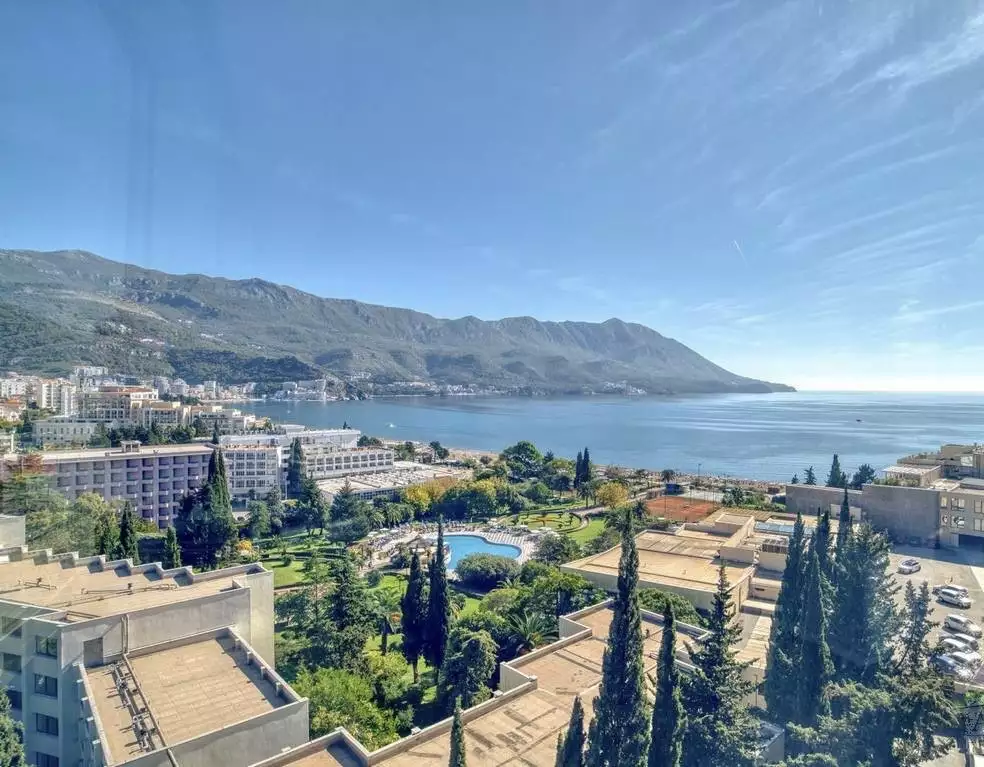 Flat 167m² in Montenegro, Budva. Priced at 1100000€ rent photo-3