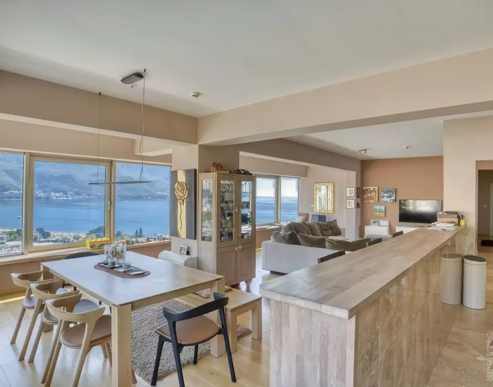 Flat 167m² in Montenegro, Budva. Priced at 1100000€ rent photo-11