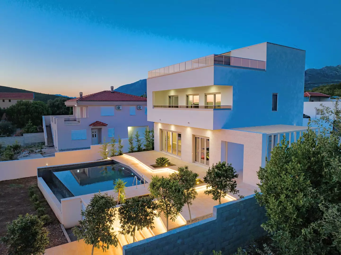Villa 290m² in Montenegro, Krimovica. Priced at 649000€ rent photo-1