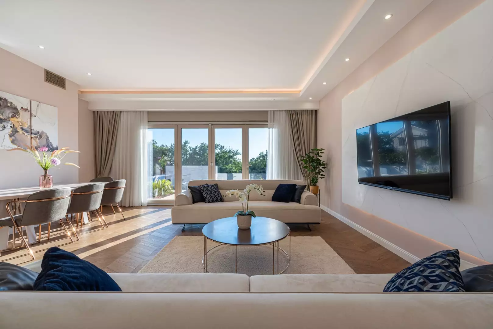 Villa 290m² in Montenegro, Krimovica. Priced at 649000€ rent photo-5