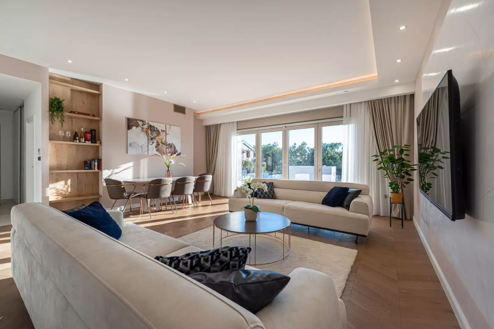 Villa 290m² in Montenegro, Krimovica. Priced at 649000€ rent photo-6