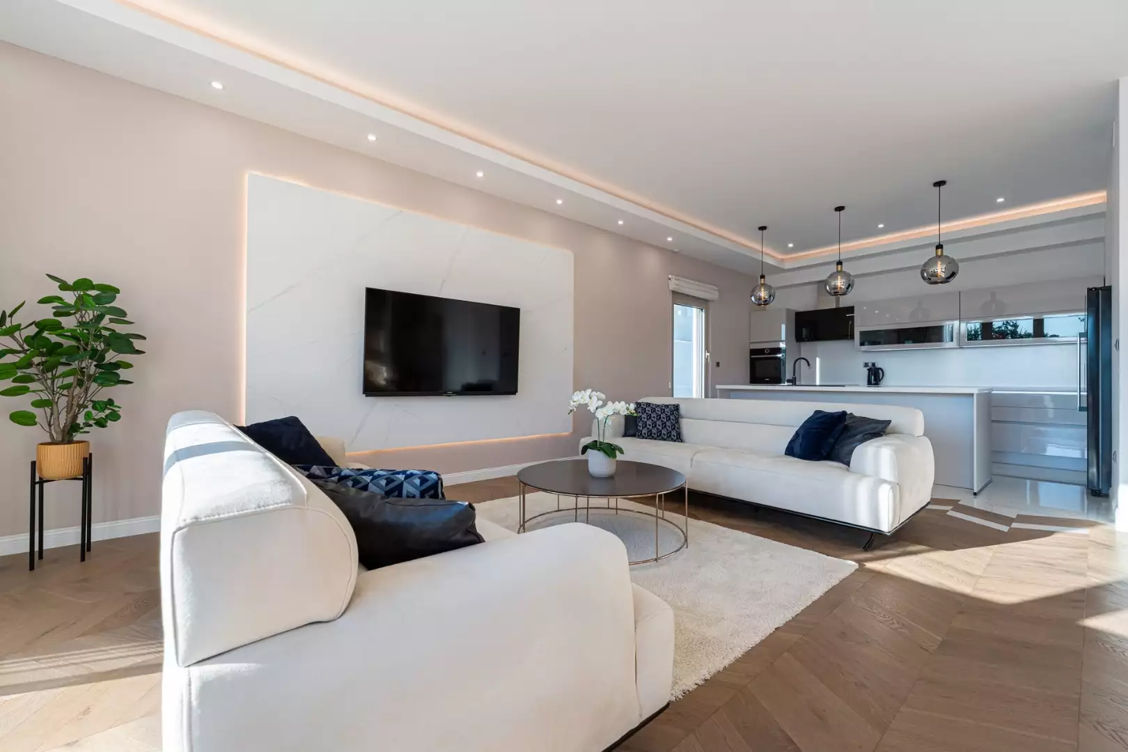 Villa 290m² in Montenegro, Krimovica. Priced at 649000€ rent photo-8