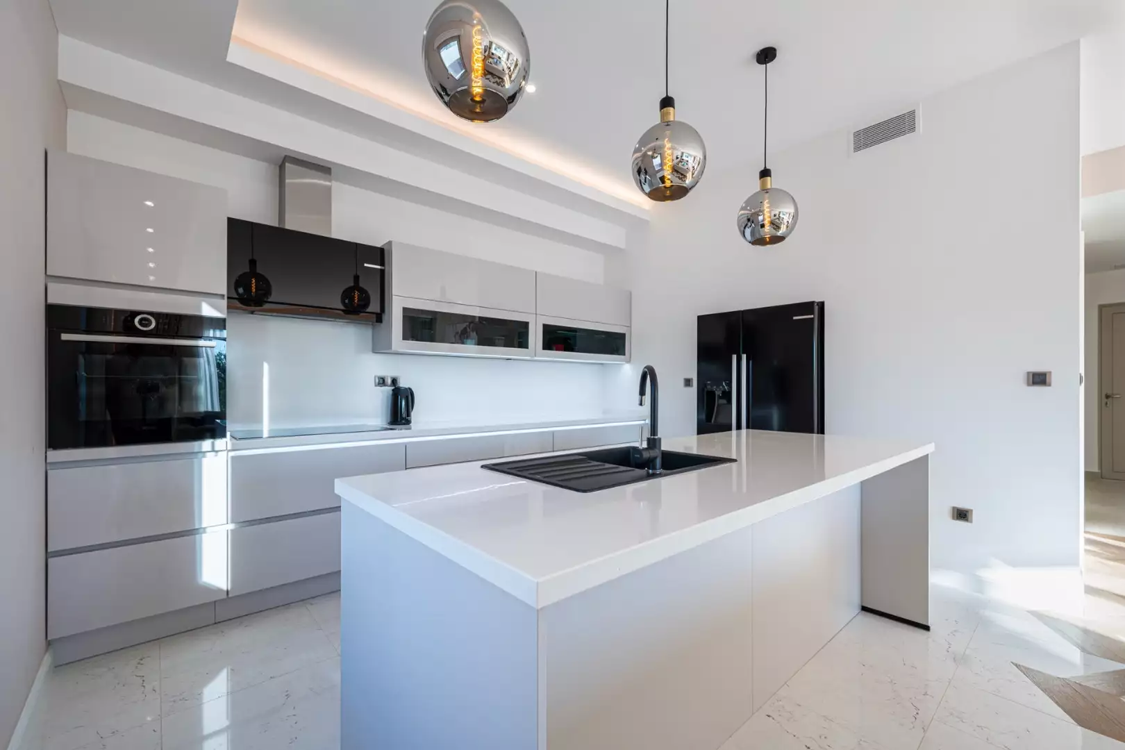Villa 290m² in Montenegro, Krimovica. Priced at 649000€ rent photo-11
