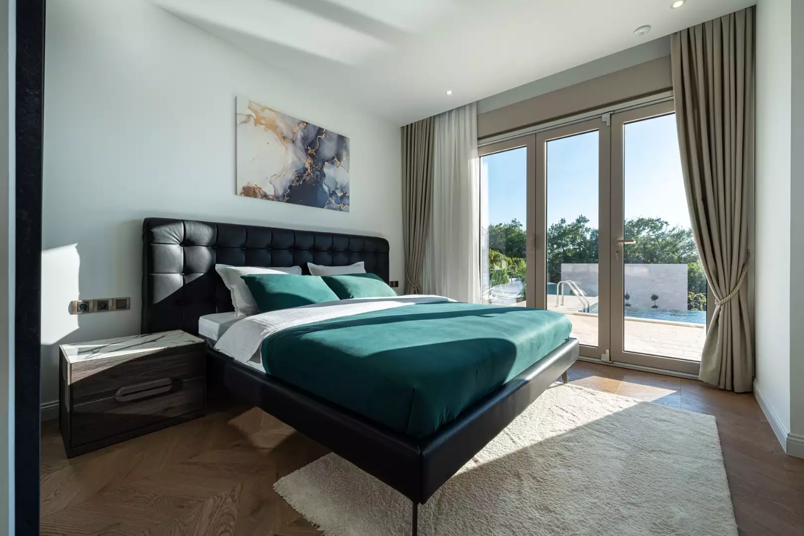Villa 290m² in Montenegro, Krimovica. Priced at 649000€ rent photo-12