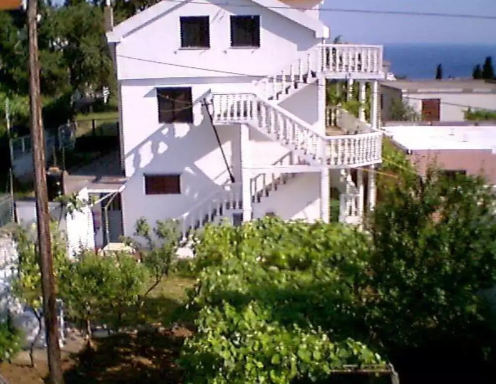 House 200m² in Montenegro, Sutomore. Priced at 200000€ rent photo-1