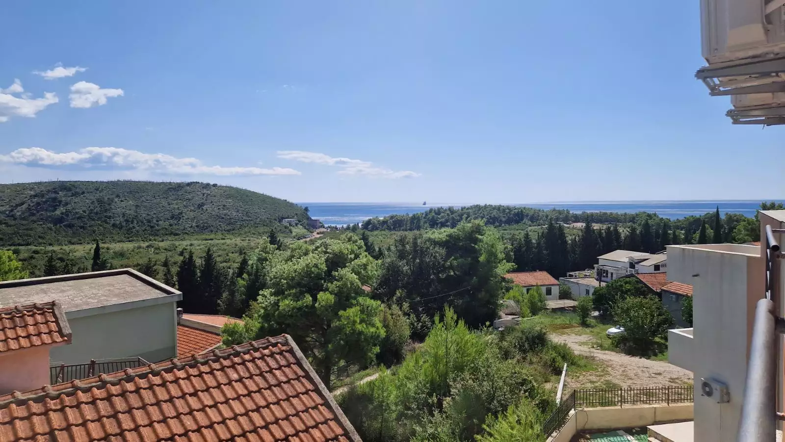 Hotels 360m² in Montenegro, Sutomore. Priced at 315000€ rent photo-1
