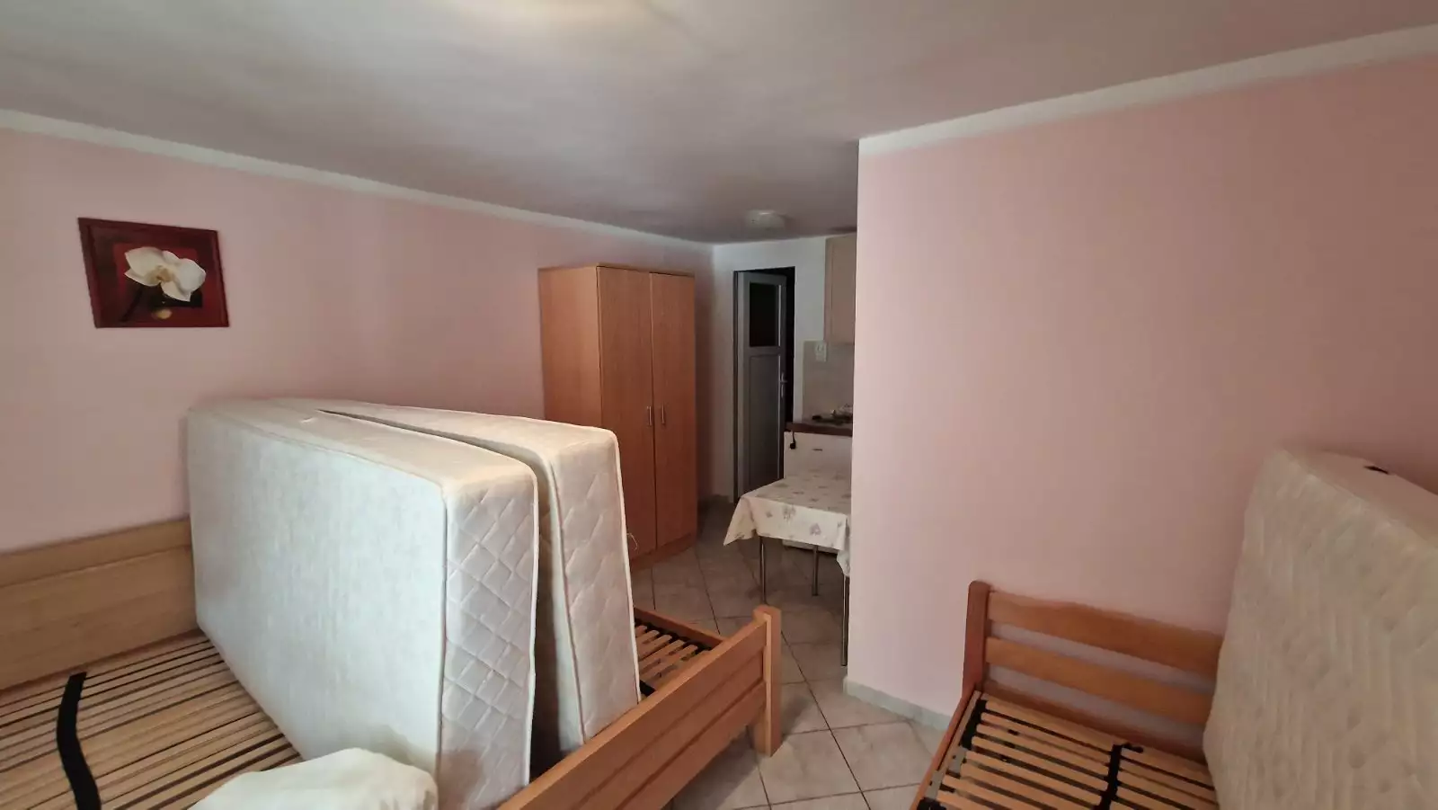 Hotels 190m² in Montenegro, Utjeha. Priced at 157500€ rent photo-2