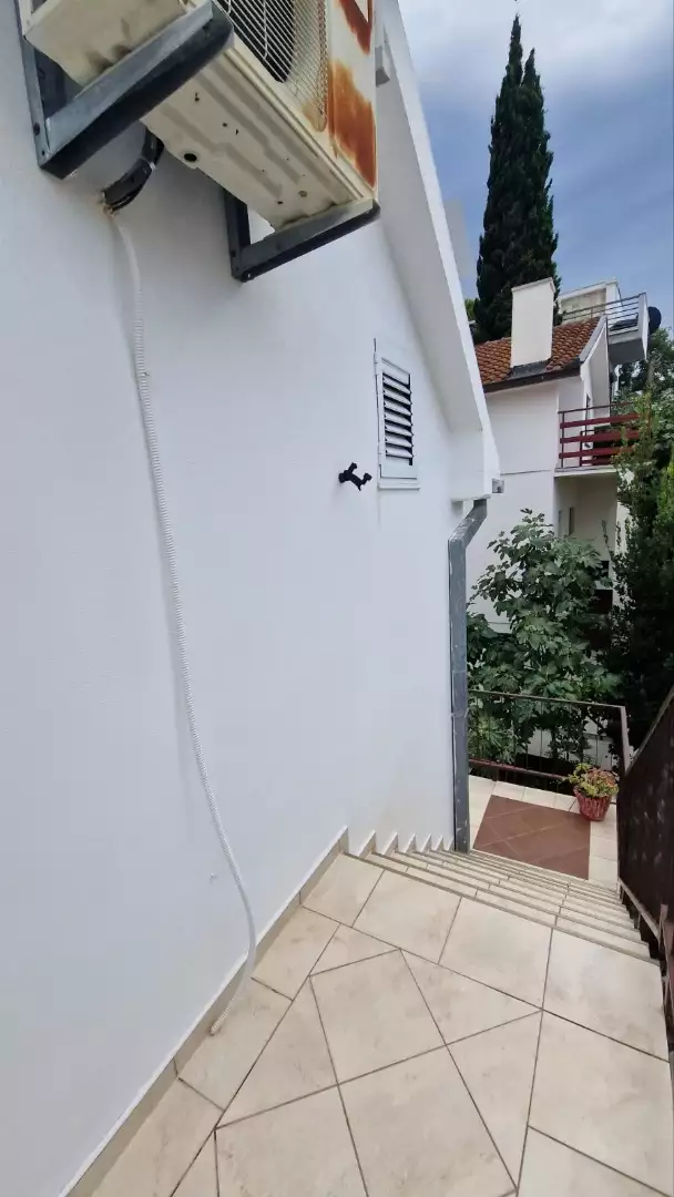 Hotels 190m² in Montenegro, Utjeha. Priced at 157500€ rent photo-14