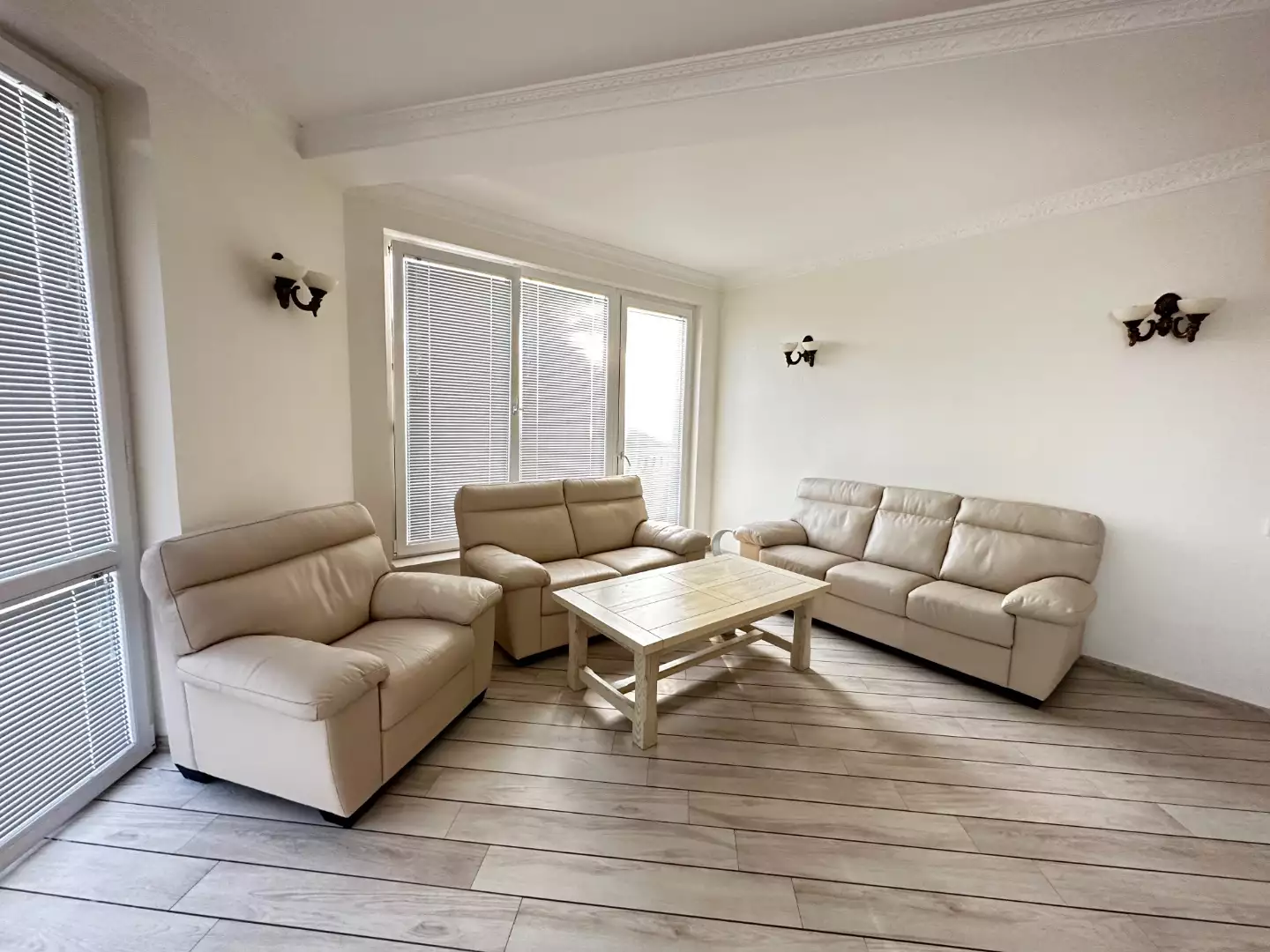 Villa 859m² in Montenegro, Dobra Voda. Priced at 750000€ rent photo-7