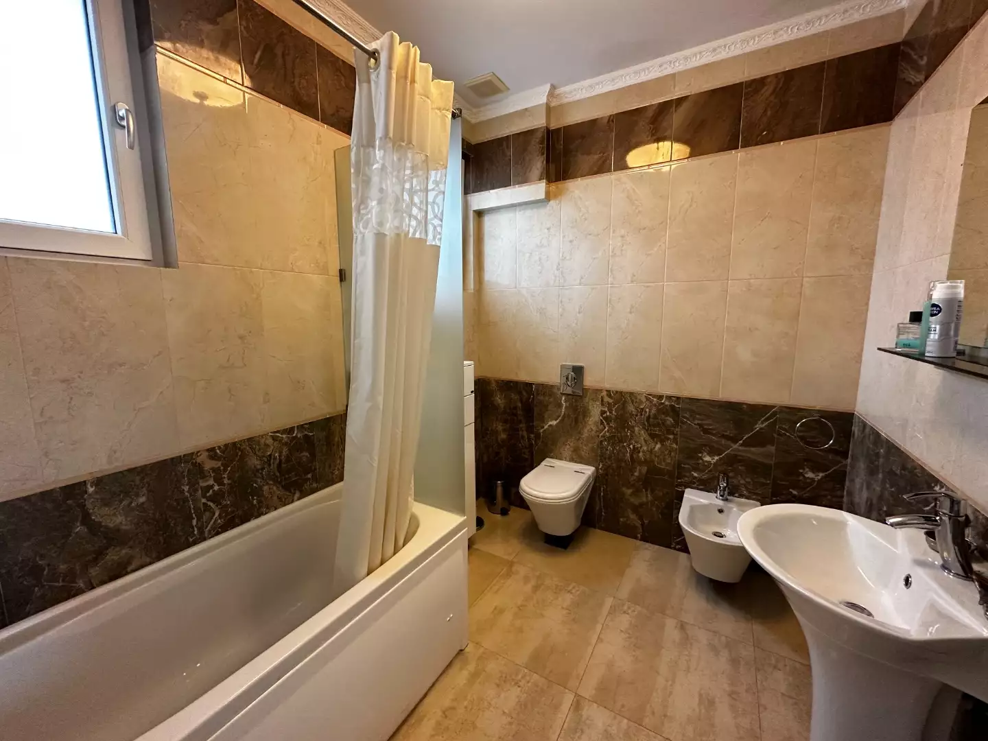Villa 859m² in Montenegro, Dobra Voda. Priced at 750000€ rent photo-9