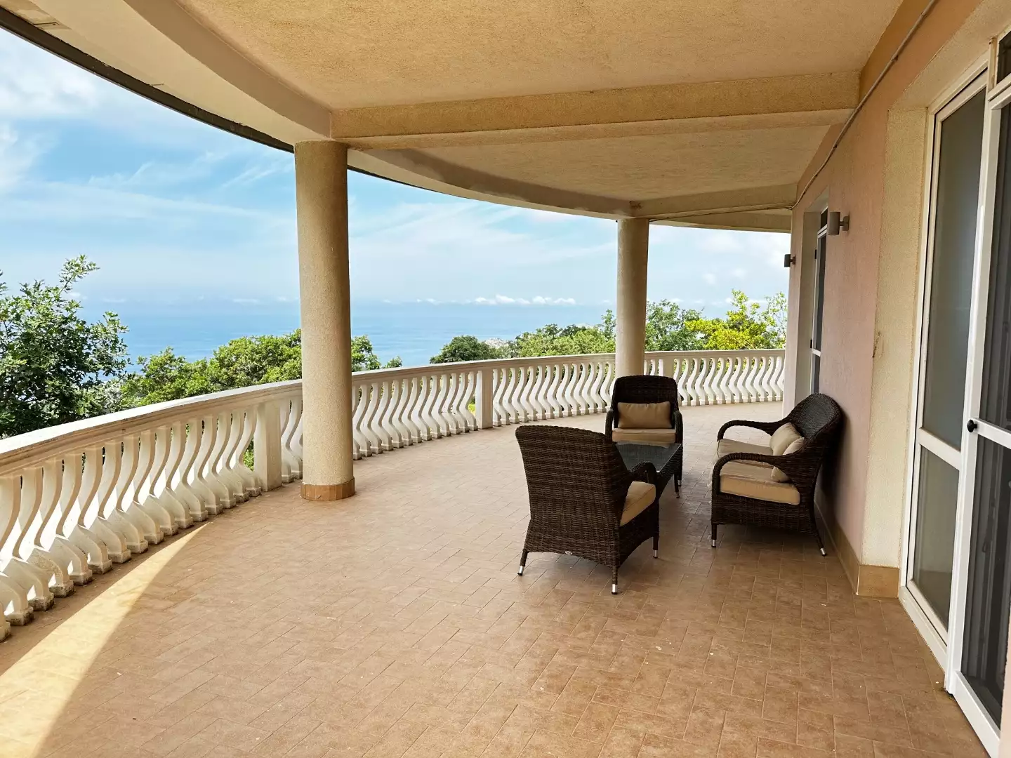 Villa 859m² in Montenegro, Dobra Voda. Priced at 750000€ rent photo-10