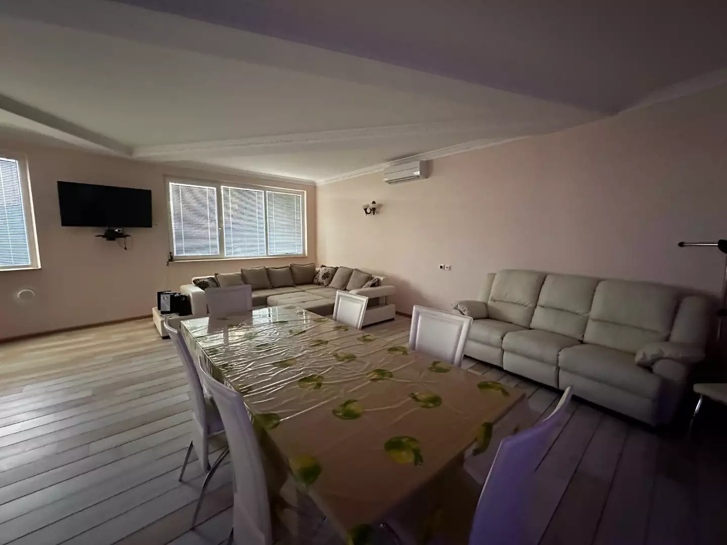 Villa 859m² in Montenegro, Dobra Voda. Priced at 750000€ rent photo-16