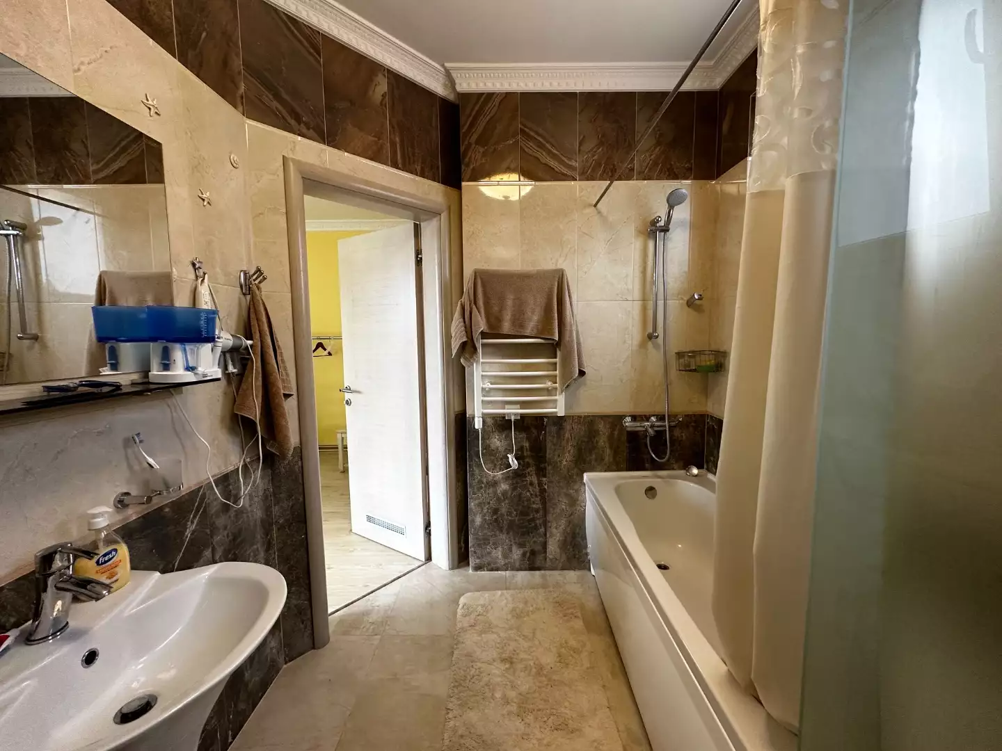 Villa 859m² in Montenegro, Dobra Voda. Priced at 750000€ rent photo-19