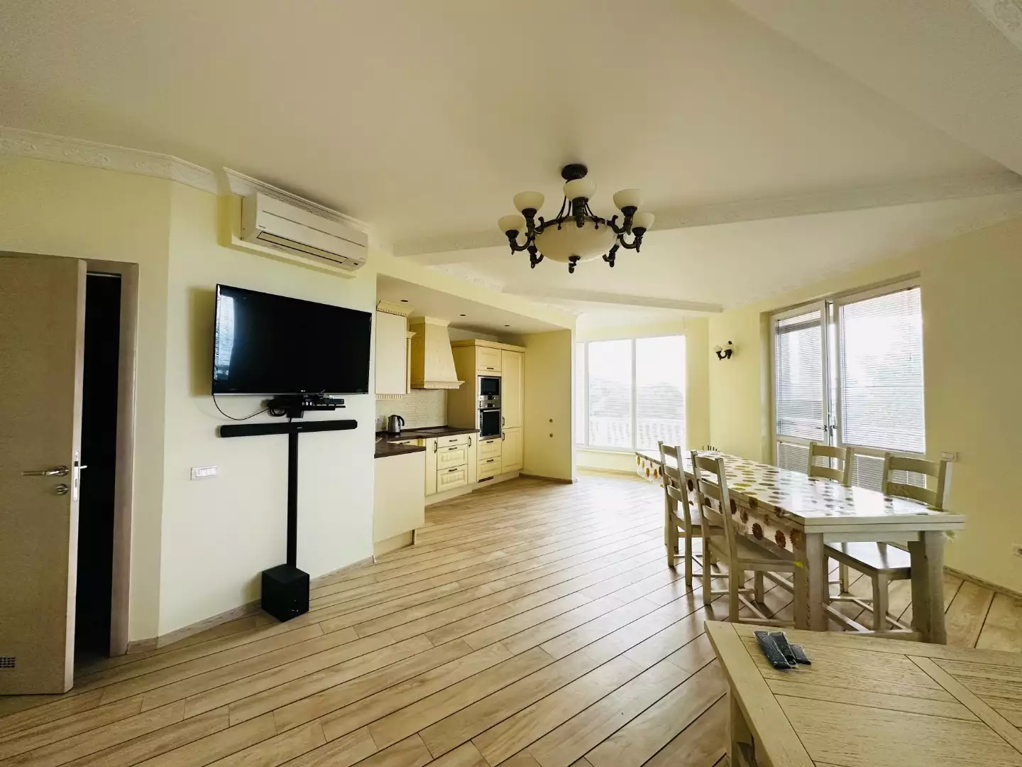 Villa 859m² in Montenegro, Dobra Voda. Priced at 750000€ rent photo-21