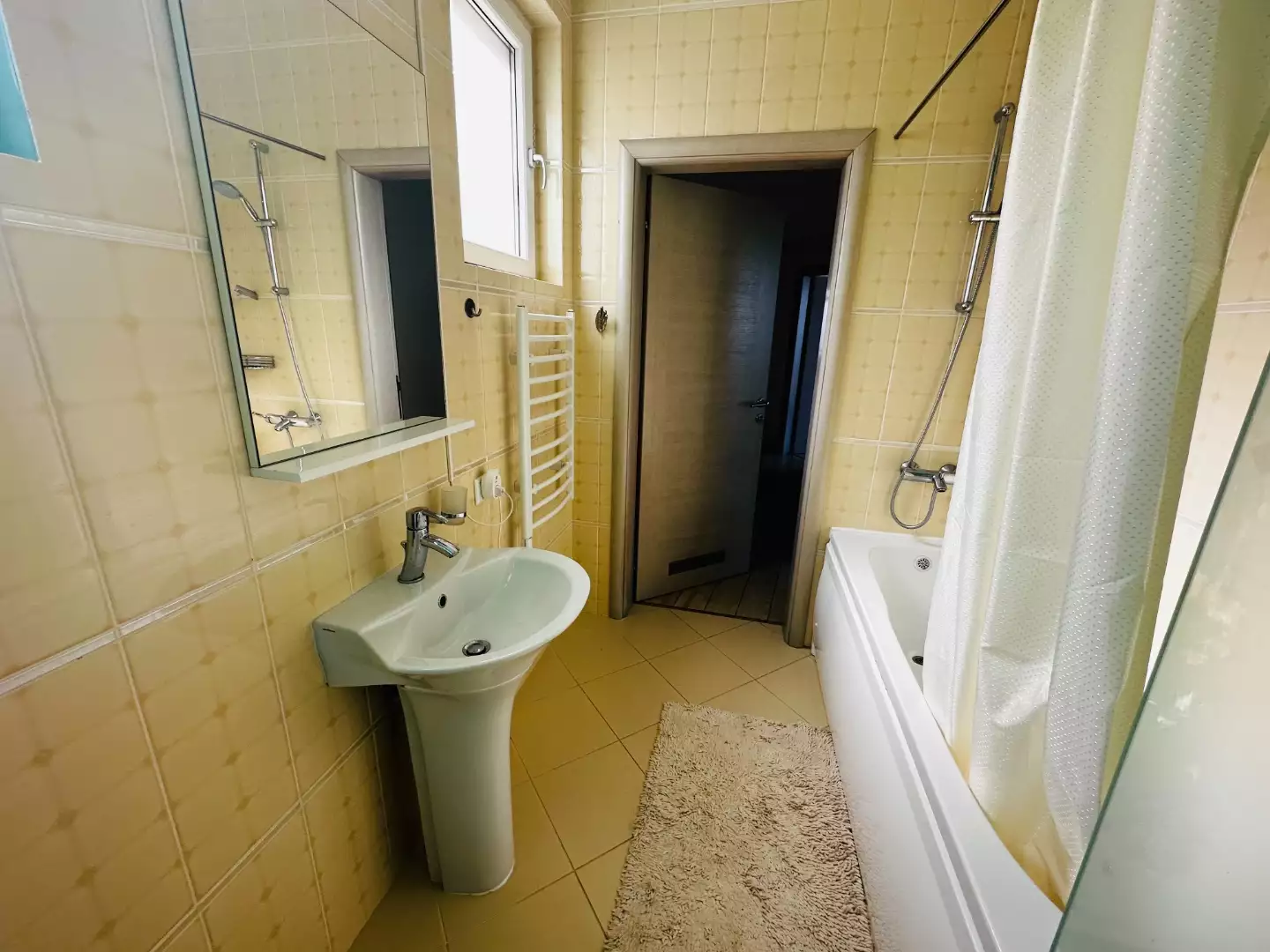 Villa 859m² in Montenegro, Dobra Voda. Priced at 750000€ rent photo-23