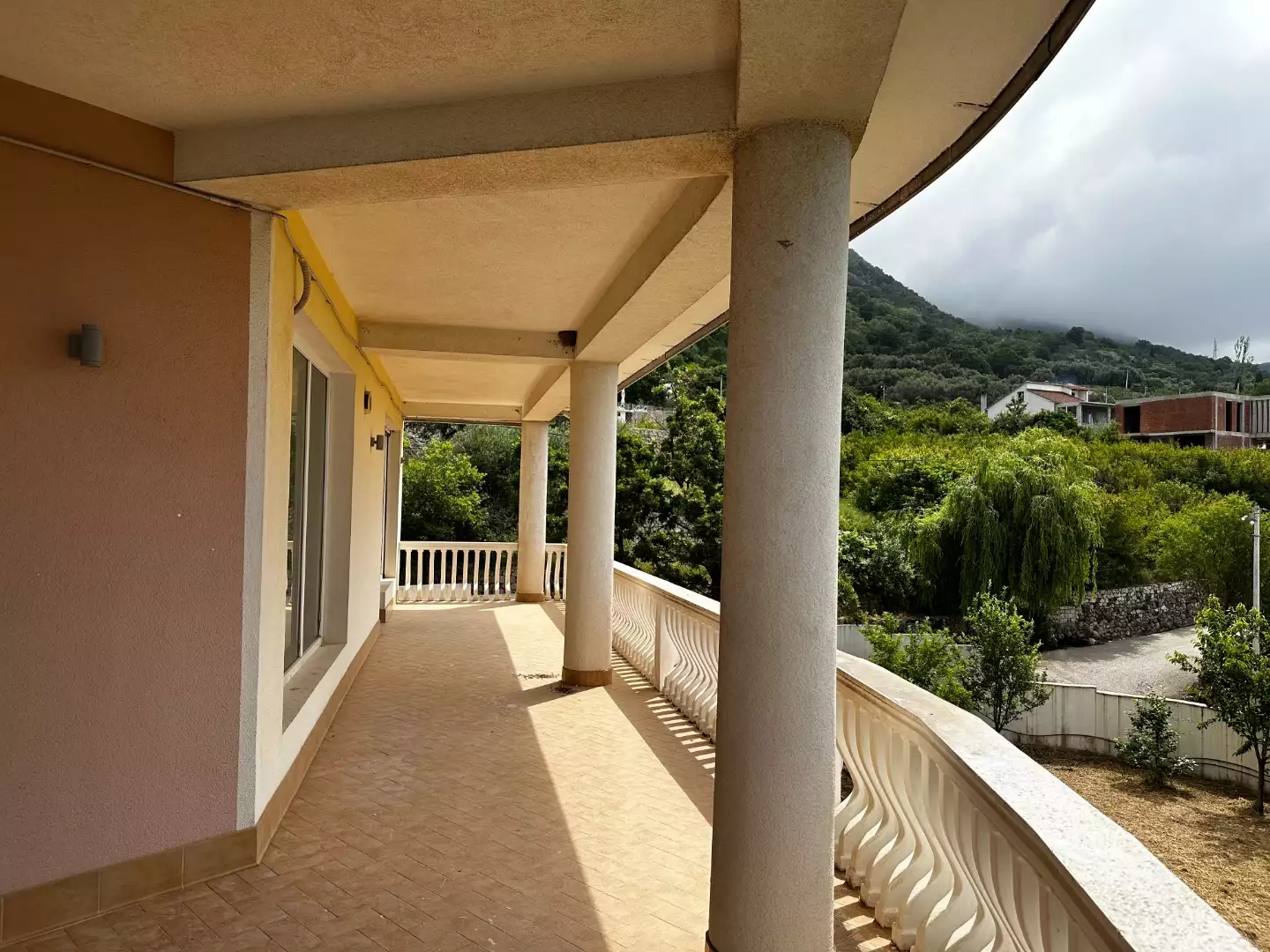 Villa 859m² in Montenegro, Dobra Voda. Priced at 750000€ rent photo-33