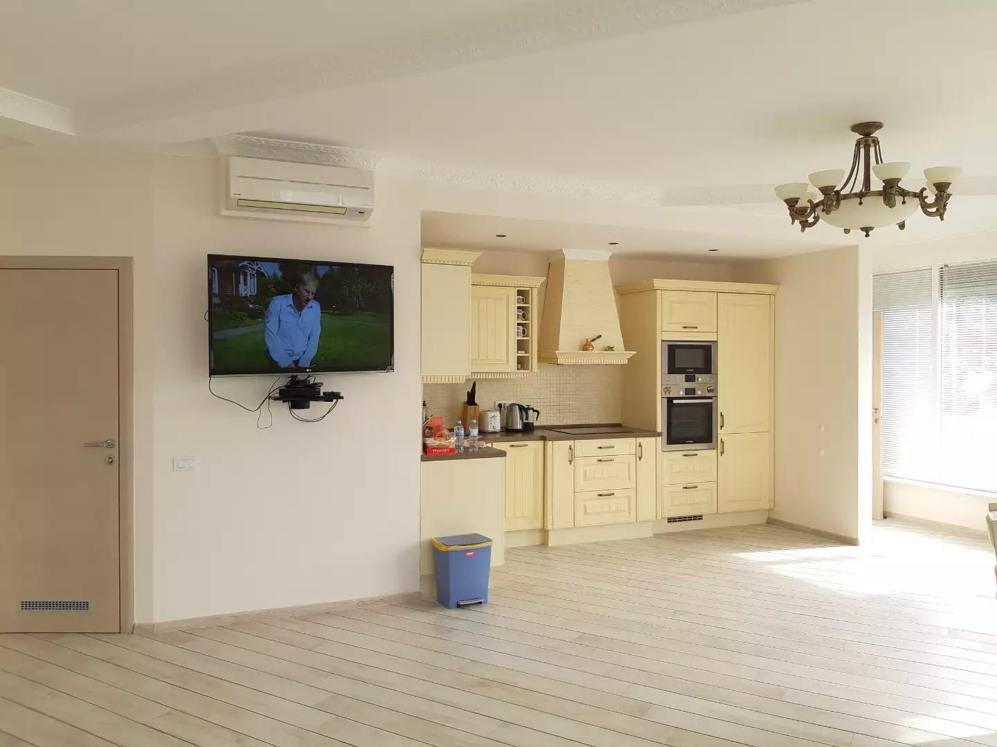 Villa 859m² in Montenegro, Dobra Voda. Priced at 750000€ rent photo-44