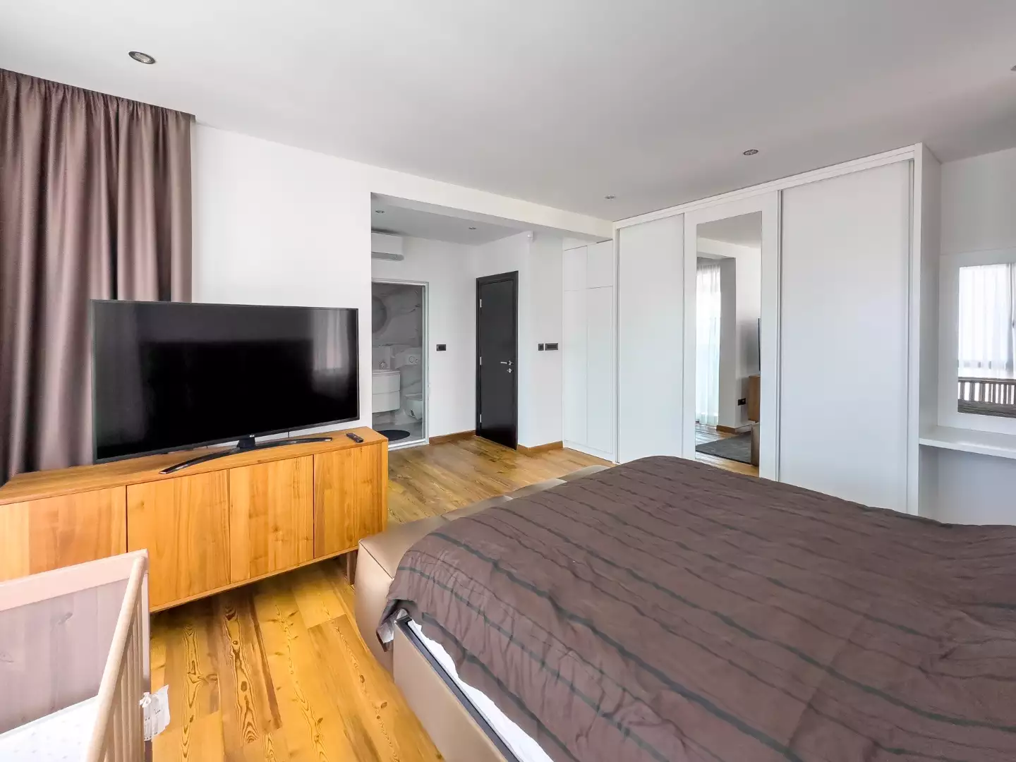 Flat 300m² in Montenegro, Becici. Priced at 830000€ rent photo-13