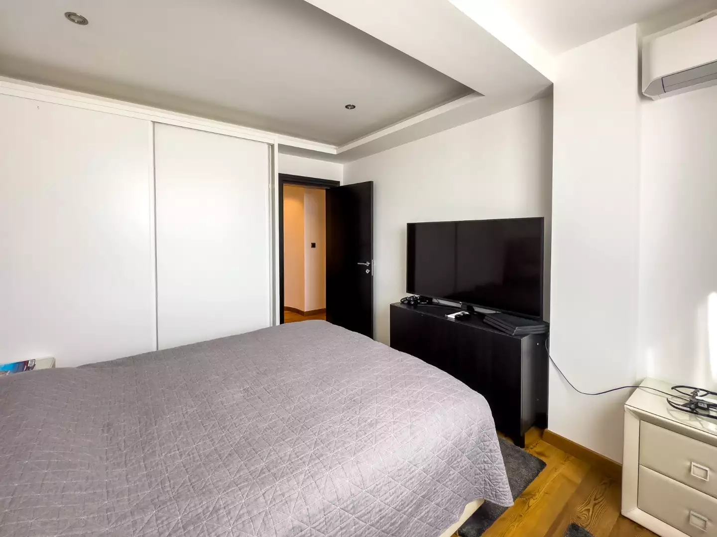 Flat 300m² in Montenegro, Becici. Priced at 830000€ rent photo-17