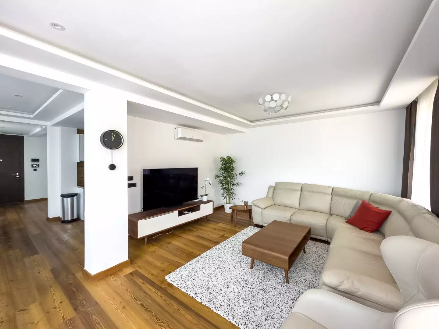 Flat 300m² in Montenegro, Becici. Priced at 830000€ rent photo-25