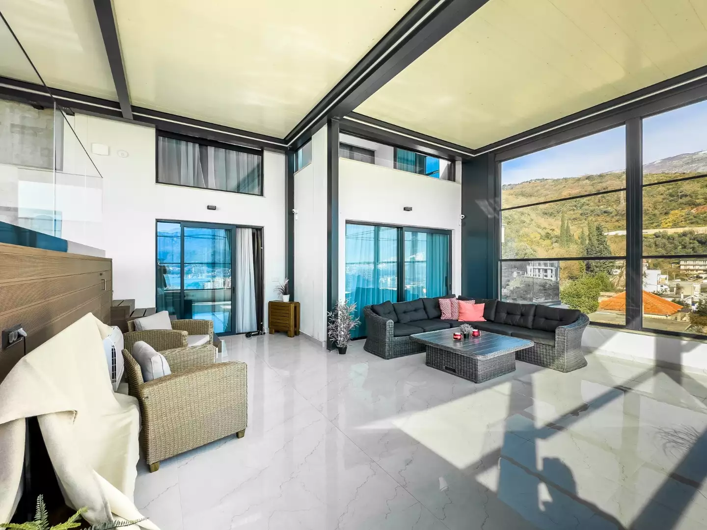 Flat 300m² in Montenegro, Becici. Priced at 830000€ rent photo-32