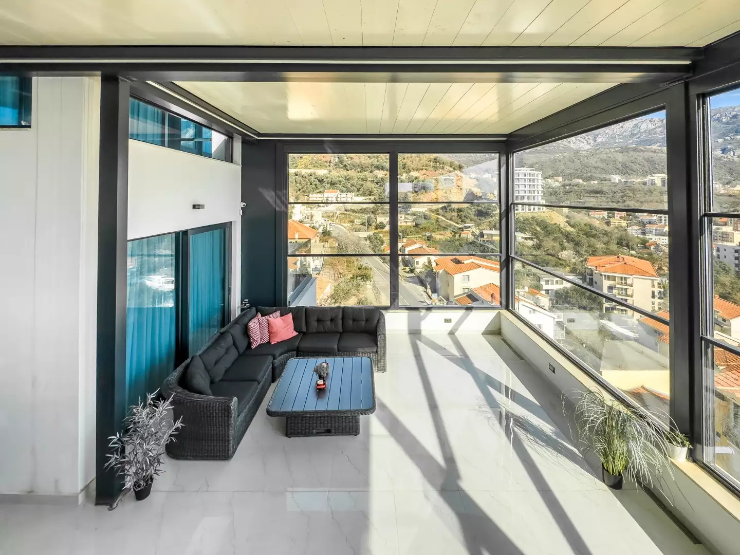 Flat 300m² in Montenegro, Becici. Priced at 830000€ rent photo-34