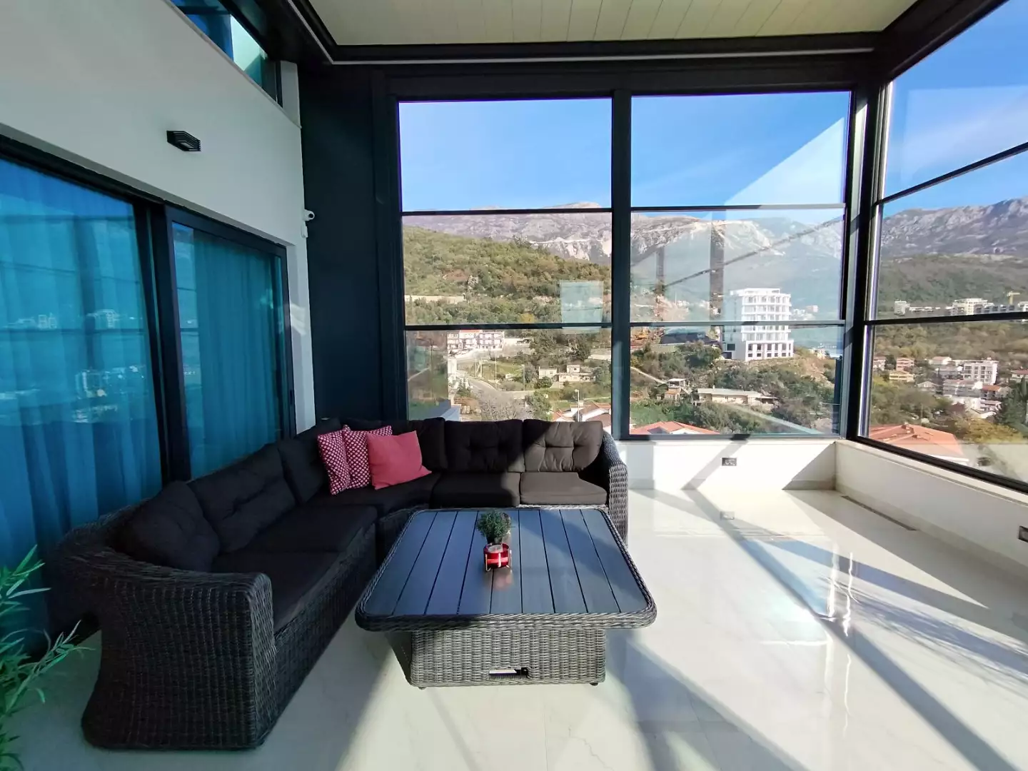 Flat 300m² in Montenegro, Becici. Priced at 830000€ rent photo-102