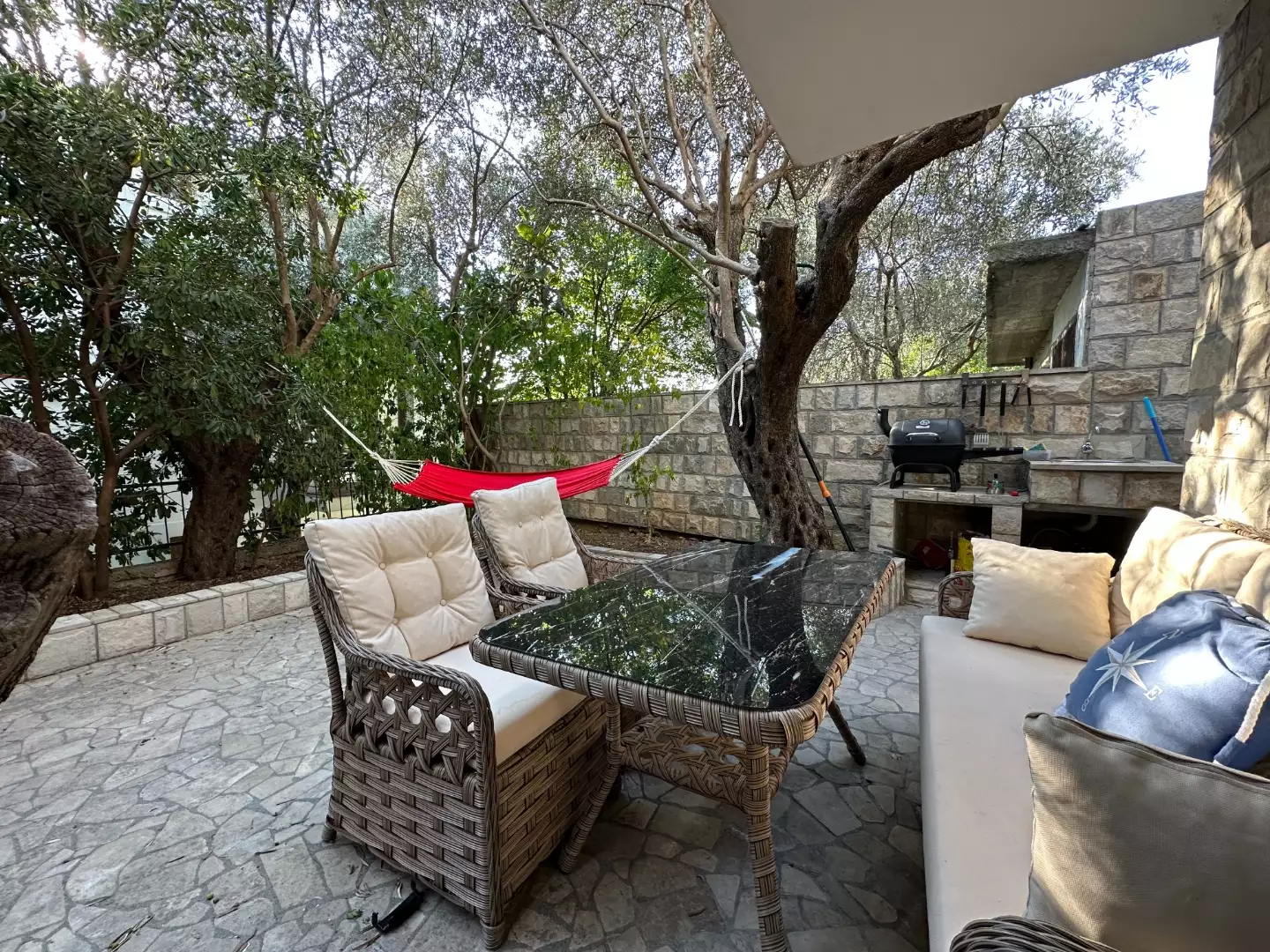 Flat 46m² in Montenegro, Sveti Stefan. Priced at 135000€ rent photo-3