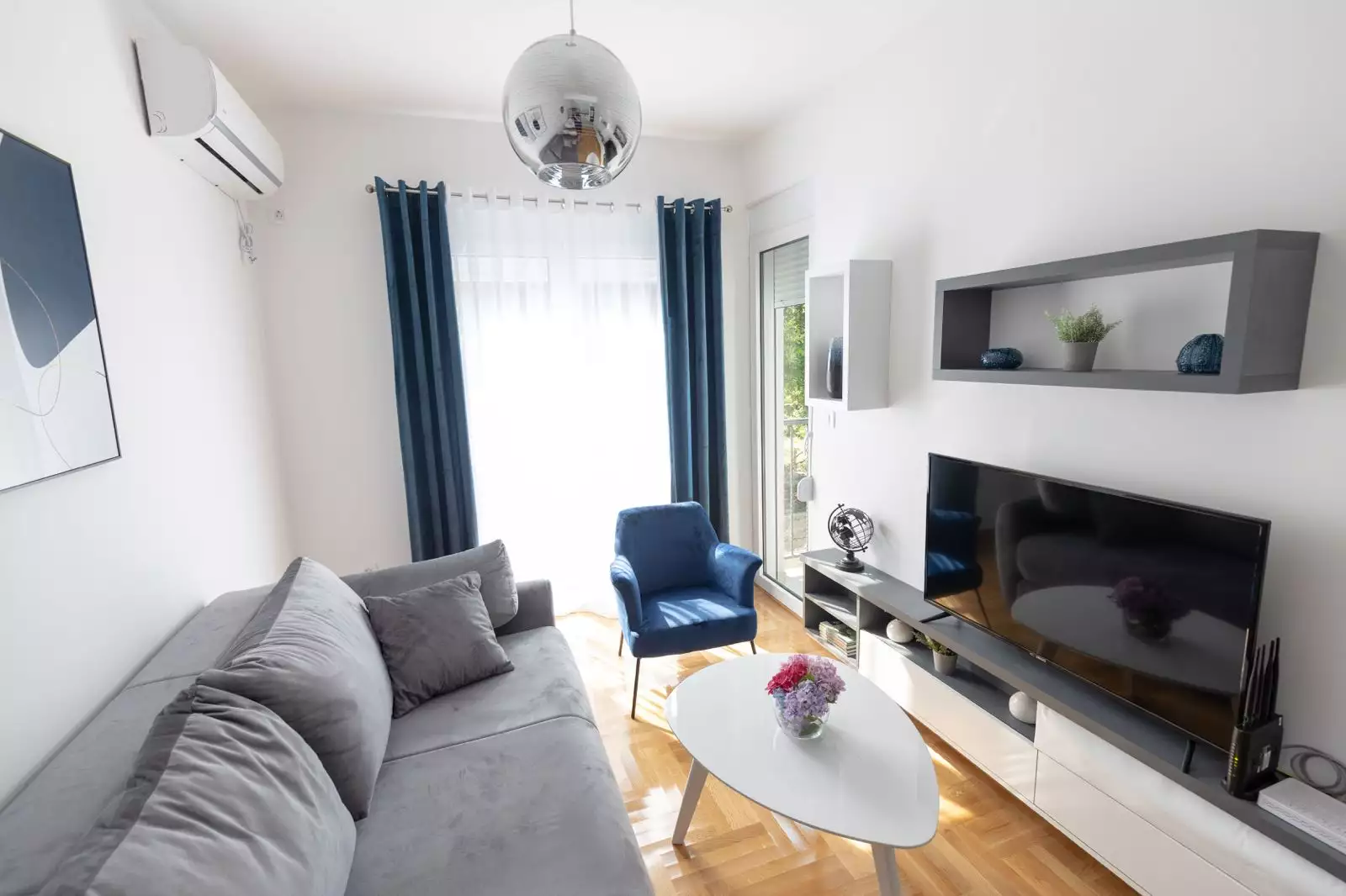 Flat 40m² in Montenegro, Budva. Priced at 139900€ rent photo-4