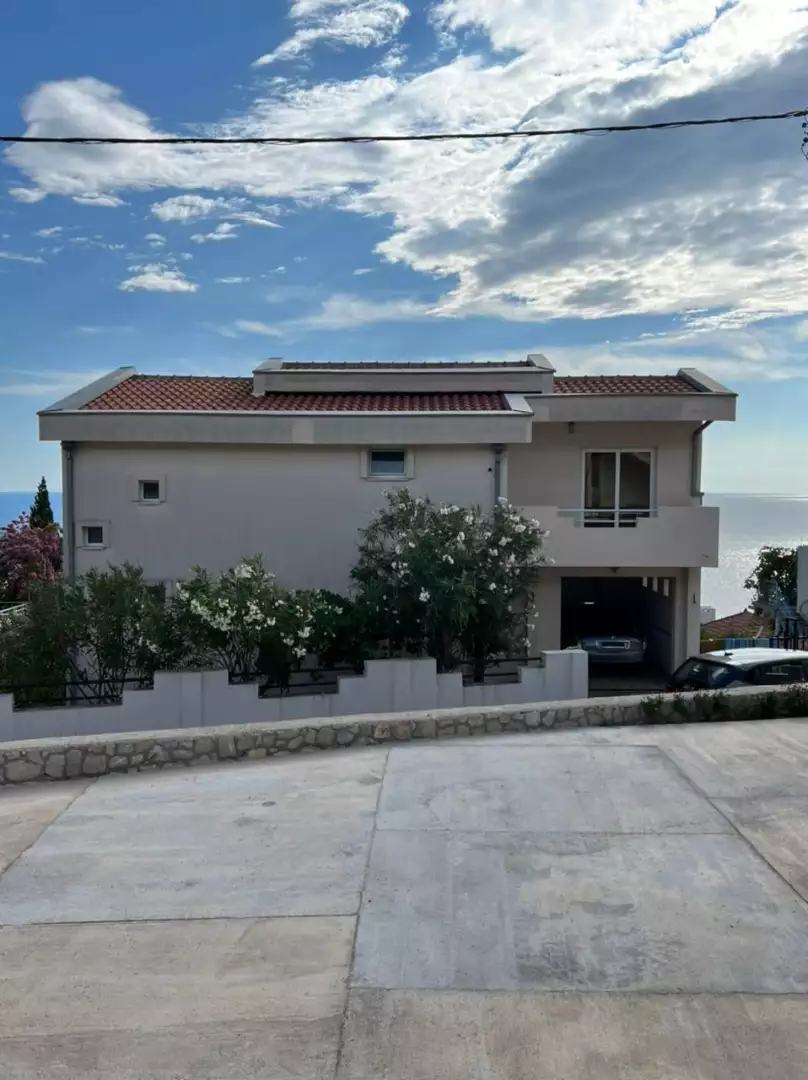 House 219m² in Montenegro, Dobra Voda. Priced at 192600€ rent photo-2