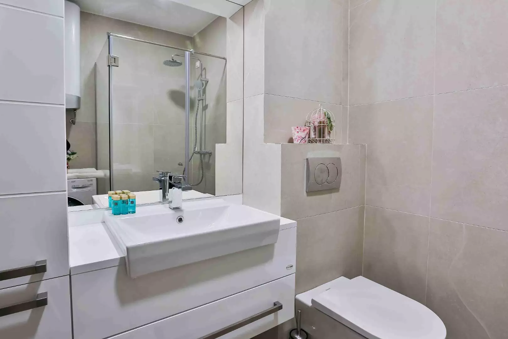 Flat 42m² in Montenegro, Budva. Priced at 250000€ rent photo-12