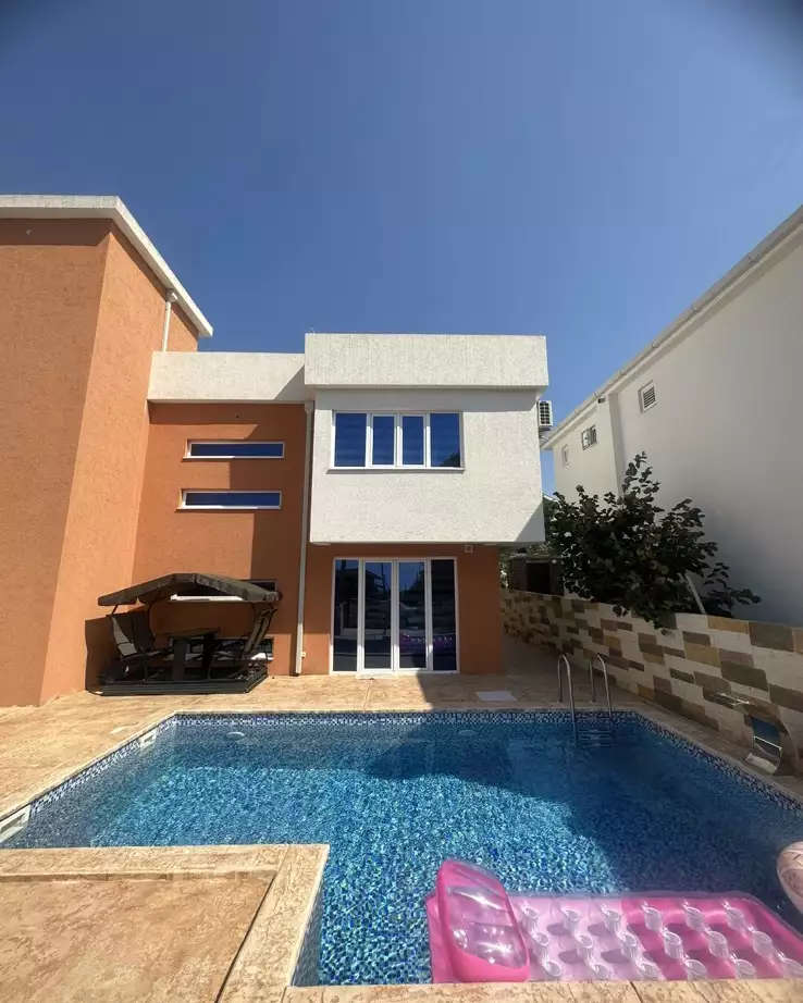 Villa 170m² in Montenegro, Dobra Voda. Priced at 280000€ rent photo-2
