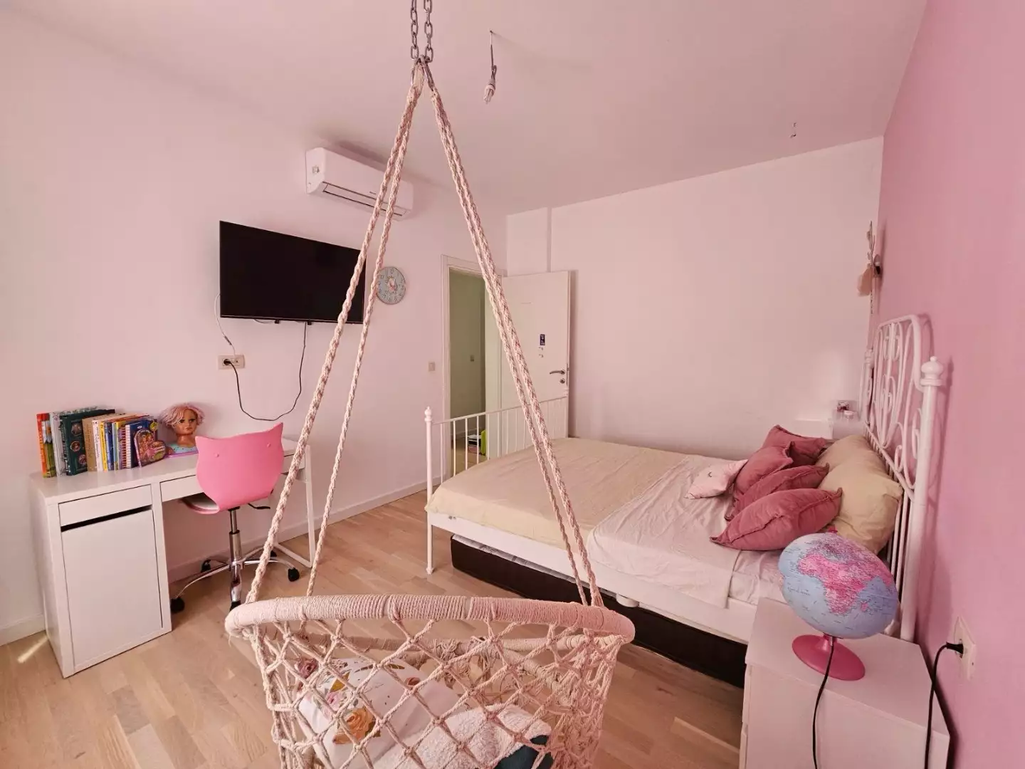 Flat 58m² in Montenegro, Budva. Priced at 210000€ rent photo-12