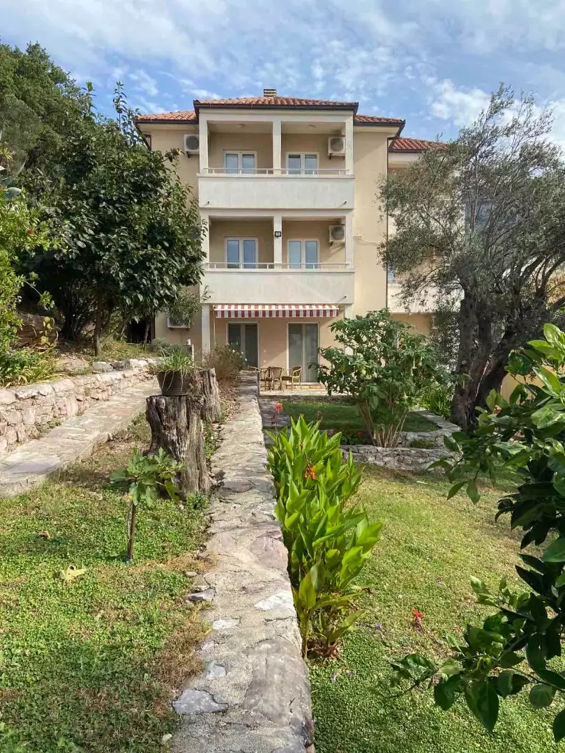 Hotels 664m² in Montenegro, Bularica. Priced at 2100000€ rent photo-4