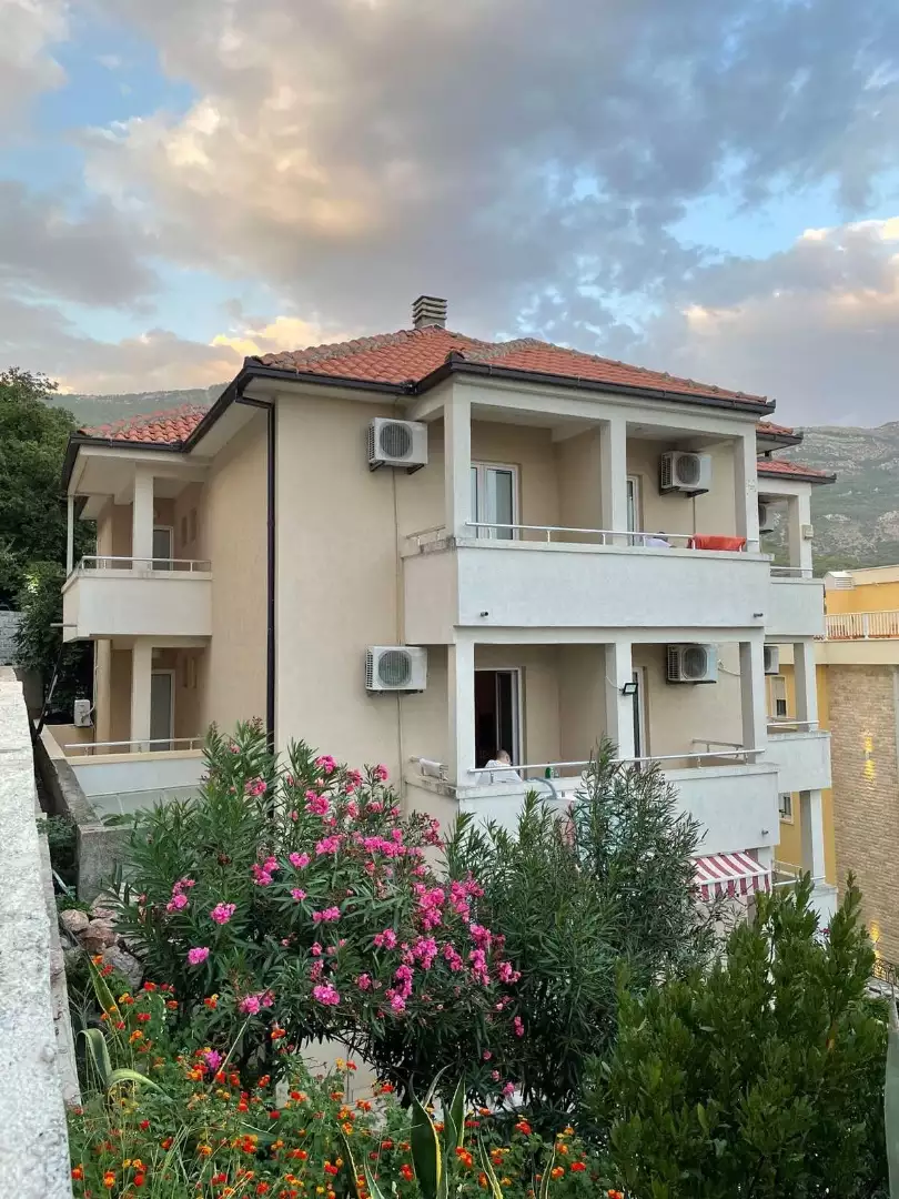 Hotels 664m² in Montenegro, Bularica. Priced at 2100000€ rent photo-5