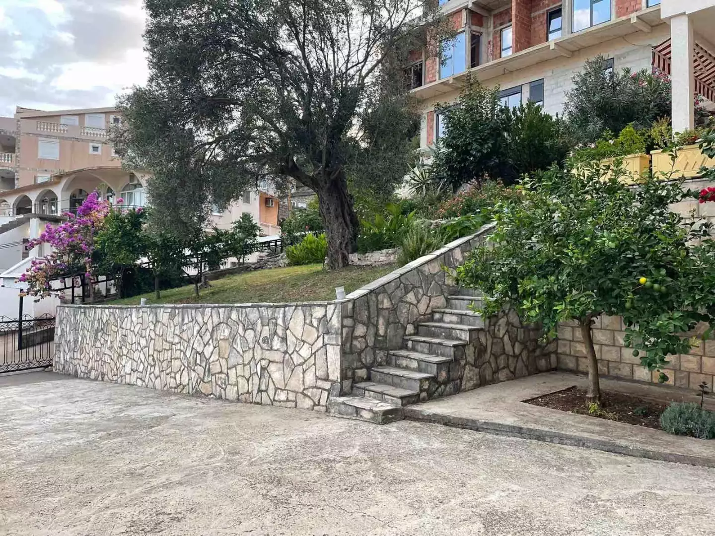 Hotels 664m² in Montenegro, Bularica. Priced at 2100000€ rent photo-6