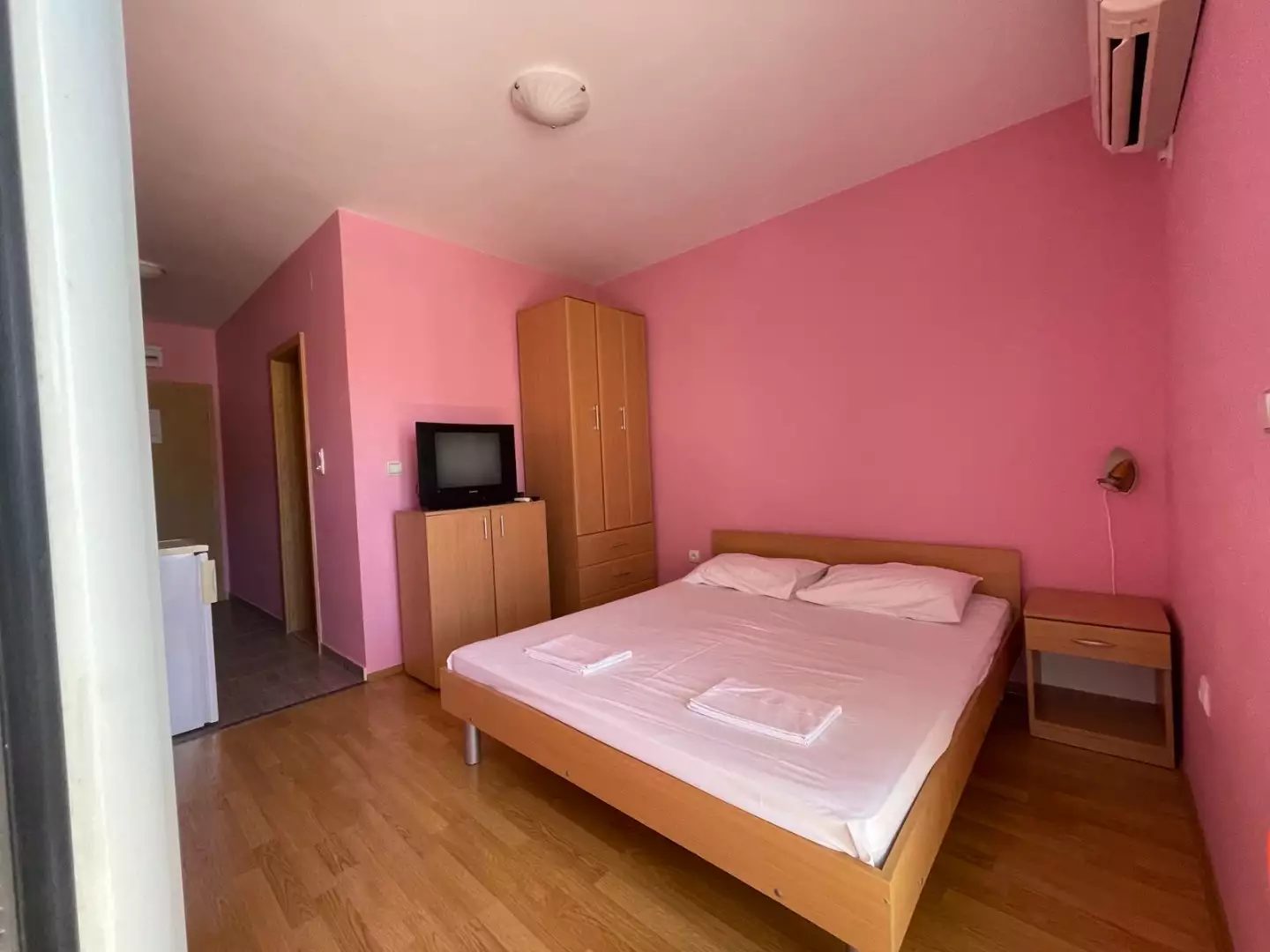 Hotels 664m² in Montenegro, Bularica. Priced at 2100000€ rent photo-11
