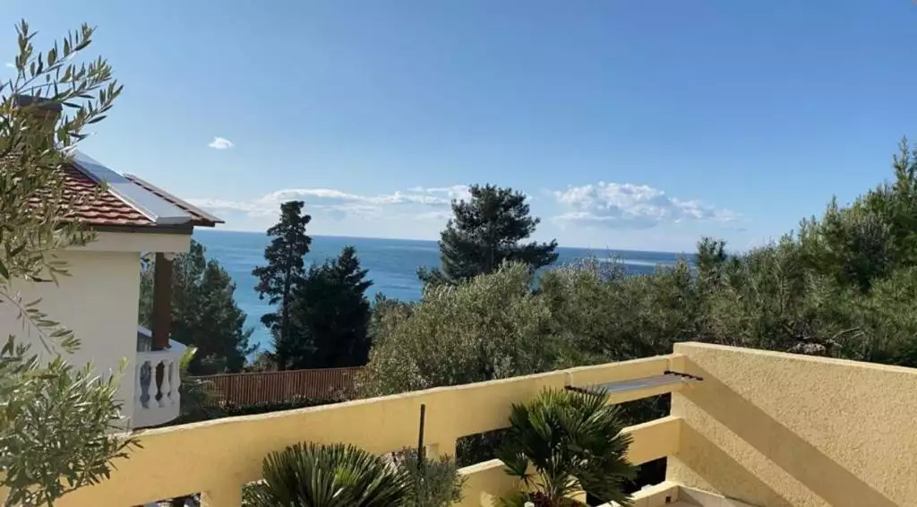 Villa 300m² in Montenegro, Bar. Priced at 370000€ rent photo-1