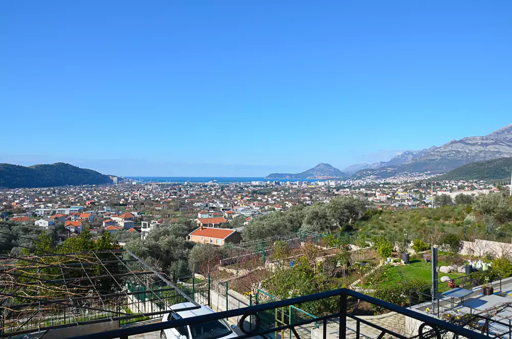 House 170m² in Montenegro, Bar. Priced at 400000€ rent photo-1