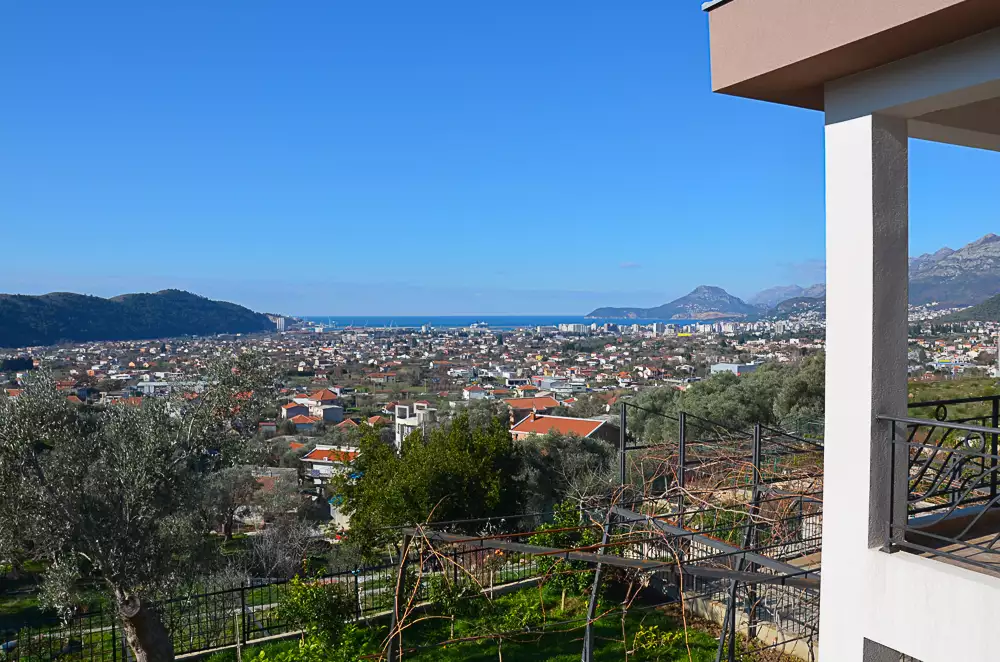 House 170m² in Montenegro, Bar. Priced at 400000€ rent photo-4