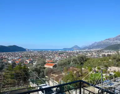 Buy in Montenegro for 400000€