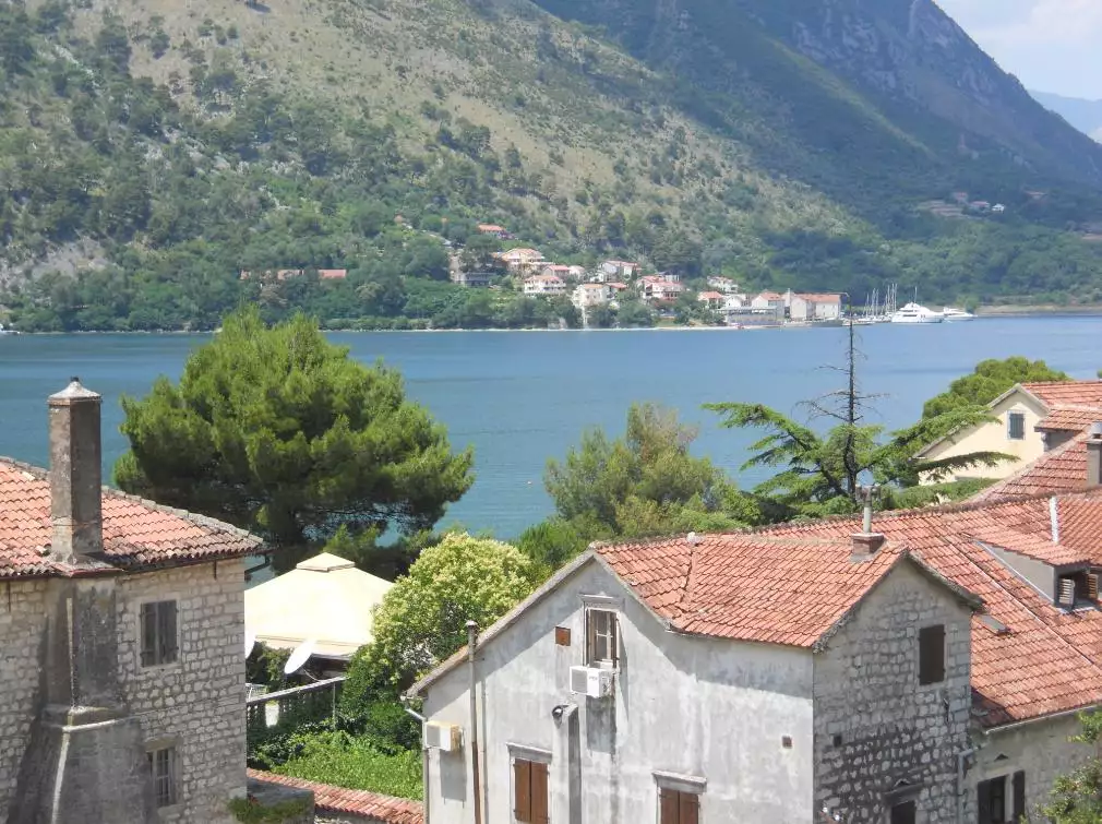 Flat 72m² in Montenegro, Dobrota. Priced at 179900€ rent photo-4