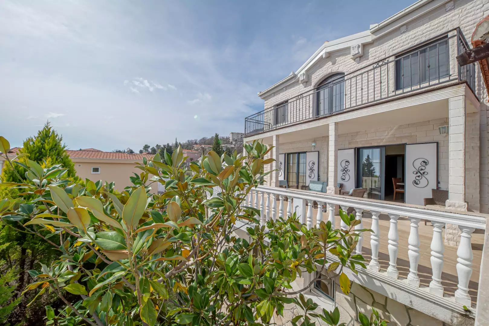 House 250m² in Montenegro, Sutomore. Priced at 345000€ rent photo-1